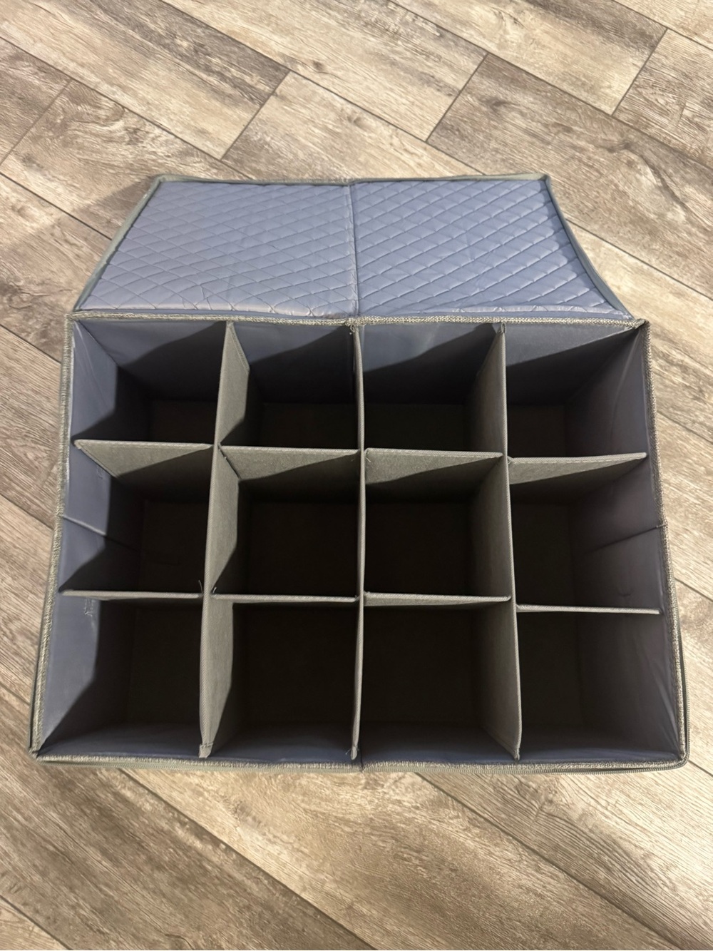 Stemware storage box